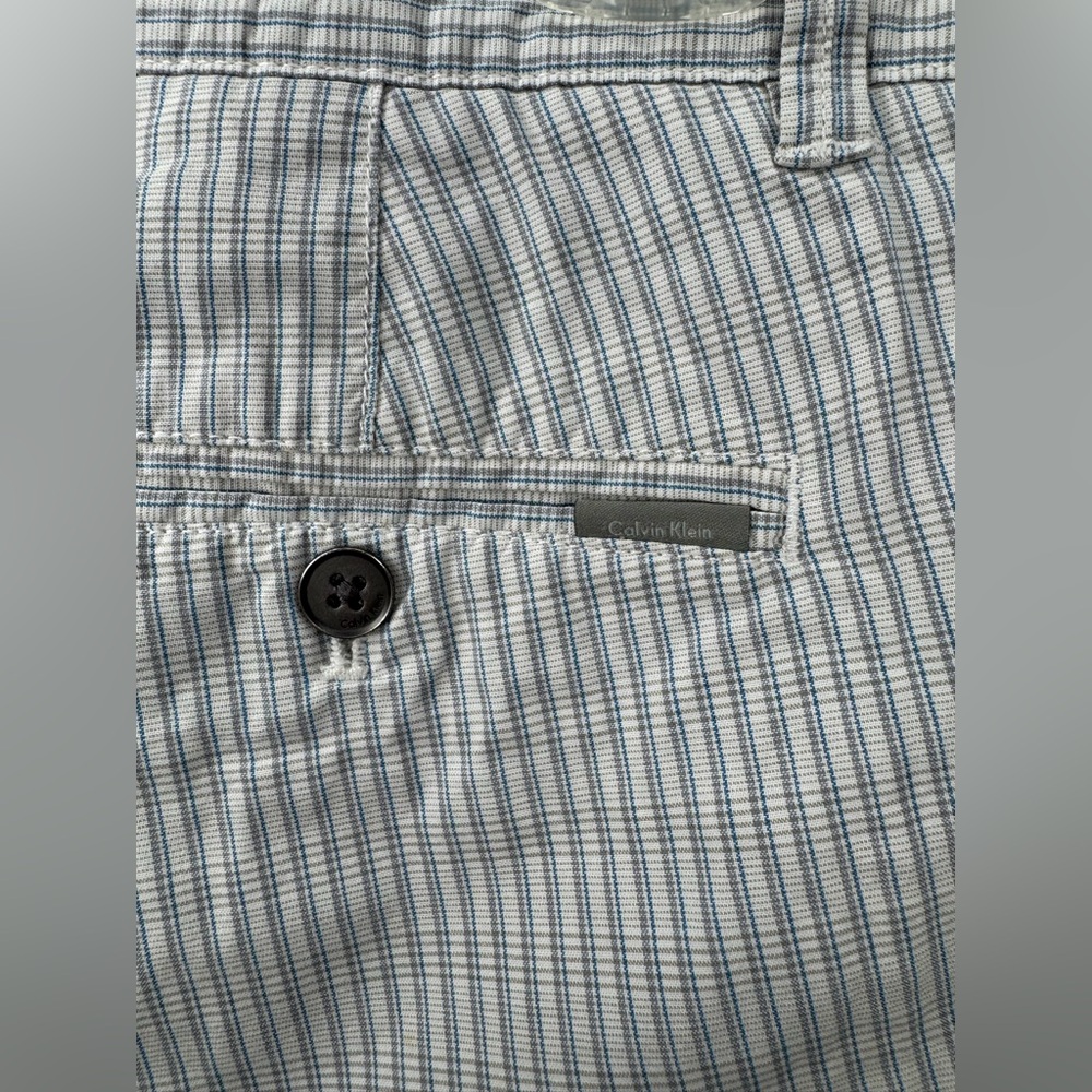 Calvin Klein Shorts Casual (Men’s Size 32) - Picture 3 of 5